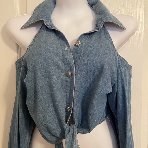 Vintage Denim no shoulder, Button sleeves, tie waist TOP - Picture 3 of 10
